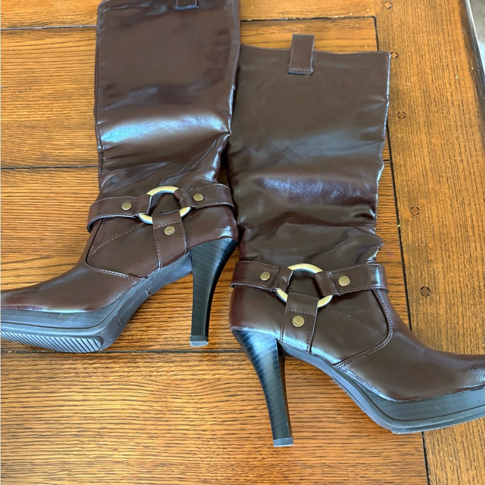 Icora Elegant Brown Knee-High Boots